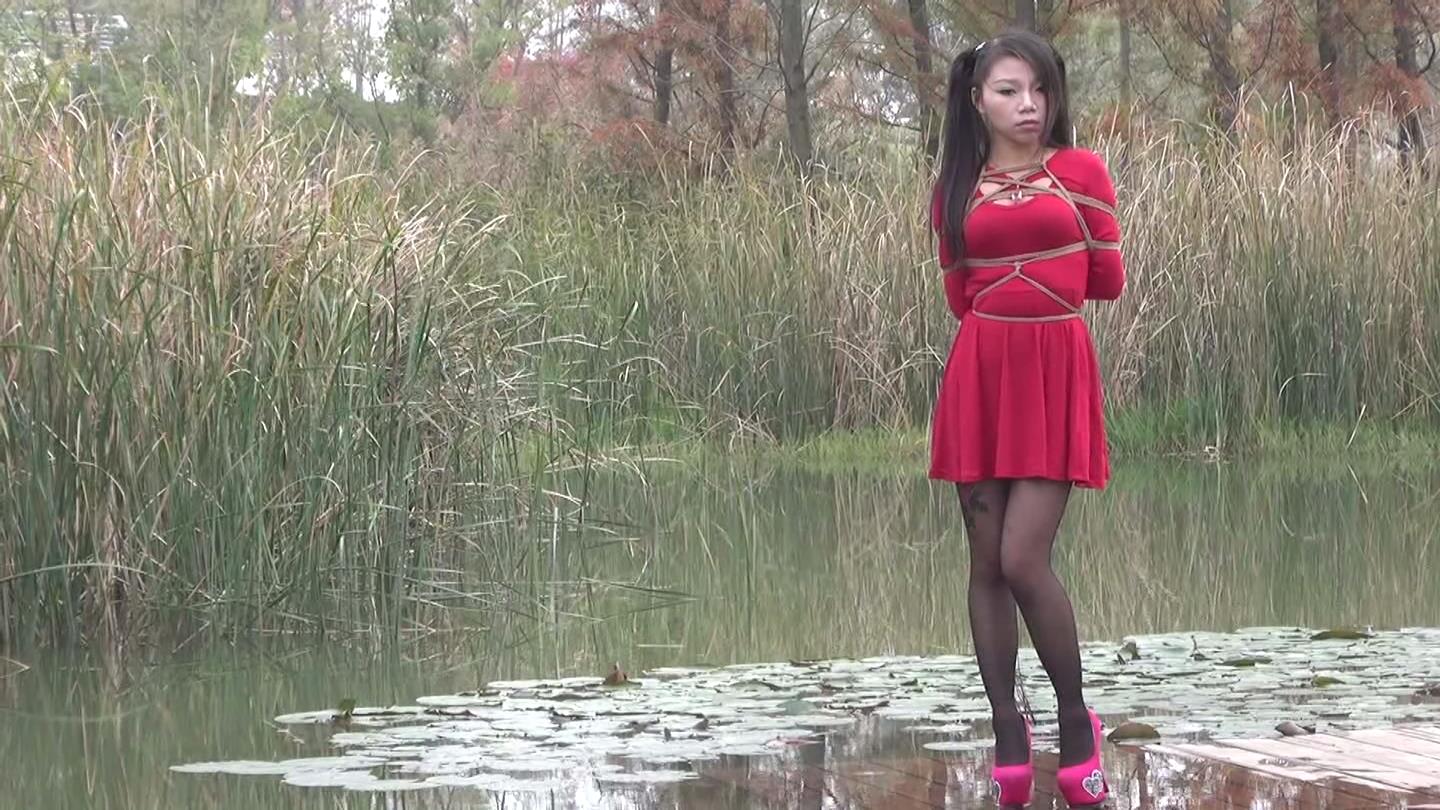 锐度主张 嫣儿 森林公园红裙[00-07-16][20250426-204333244].jpg